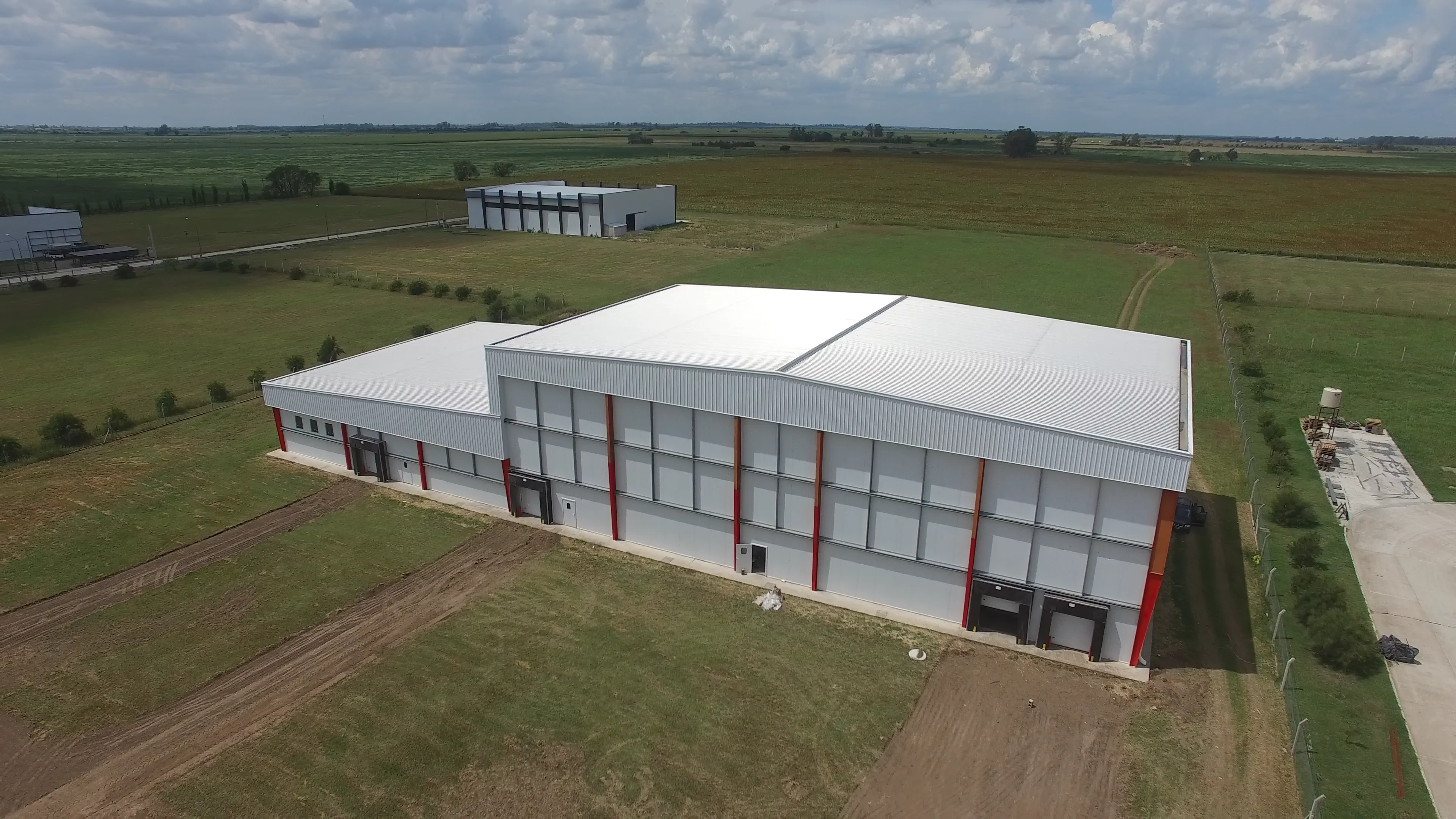 Naves logísticas 2016